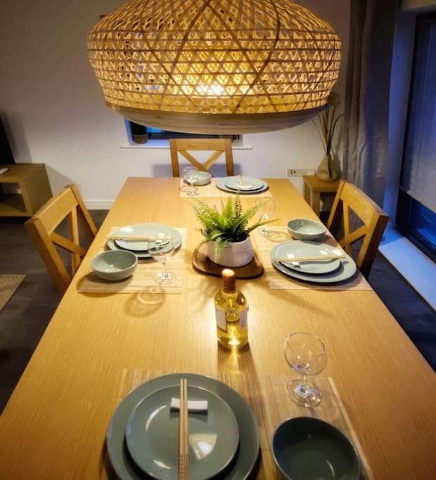 Japanese Style Muji Two-Bedroom Apt Swansea Bagian luar foto