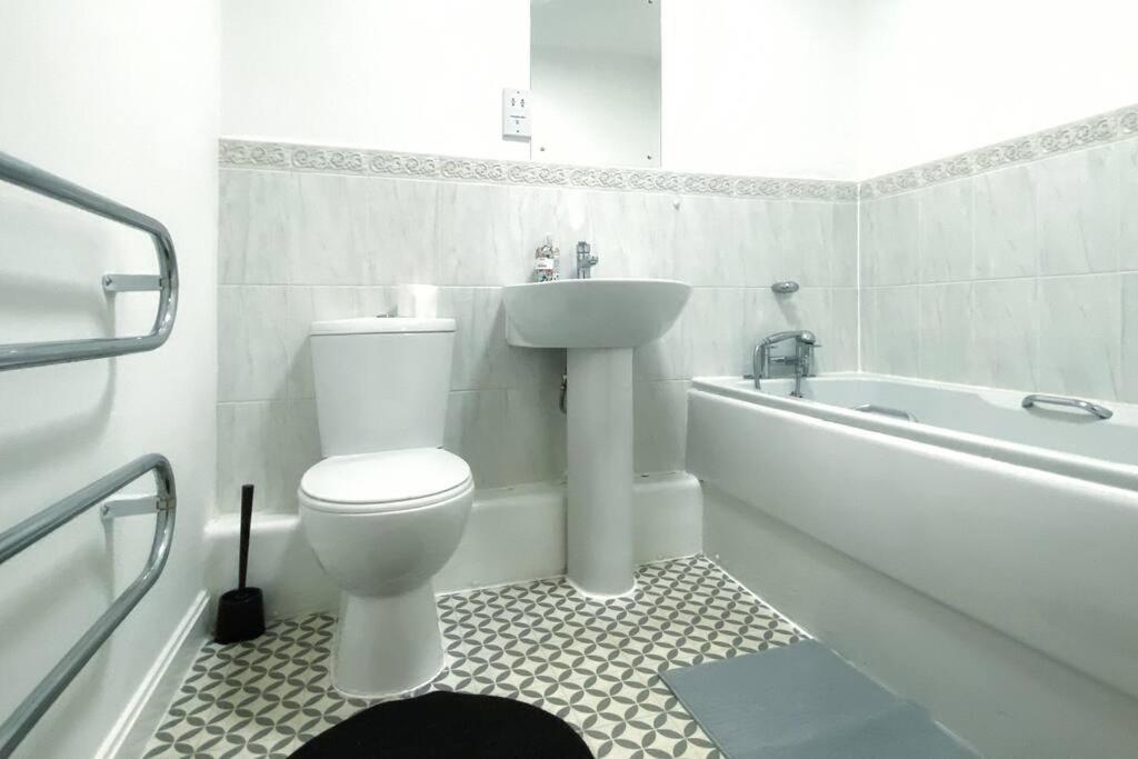 Japanese Style Muji Two-Bedroom Apt Swansea Bagian luar foto