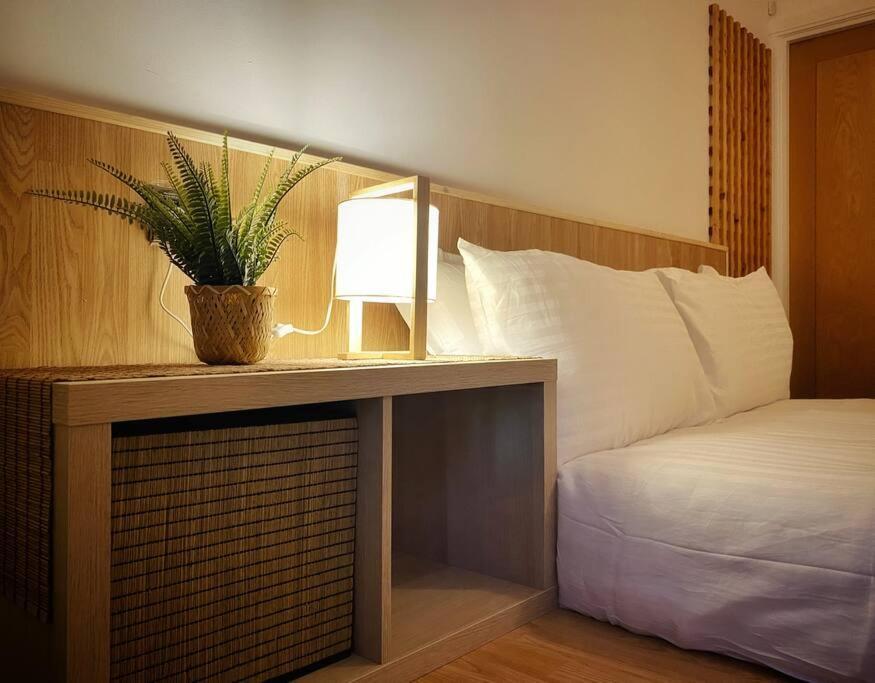 Japanese Style Muji Two-Bedroom Apt Swansea Bagian luar foto